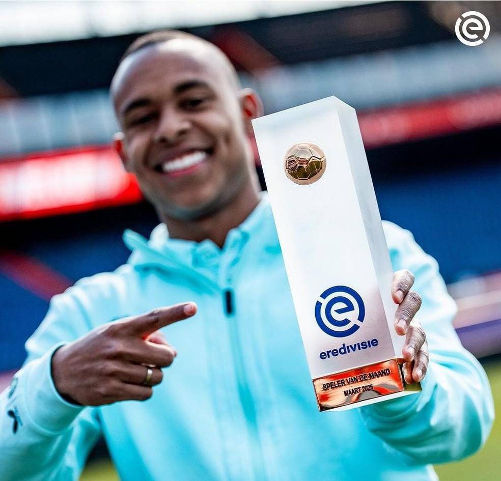 Igor Paixao e eleito melhor jogador do mes de marco no Campeonato Holandes