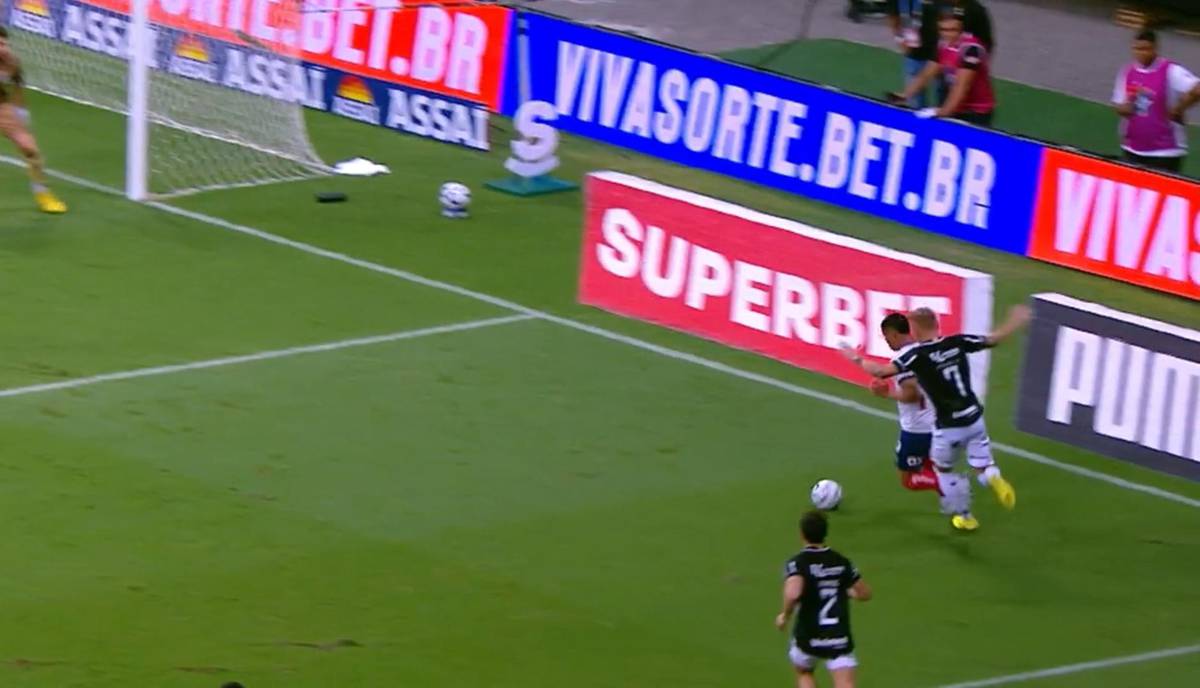 Lance ocorreu aos 53 minutos do segundo tempo da partida e decretou o triunfo Tricolor, apos Everton Ribeiro converter a cobranca.