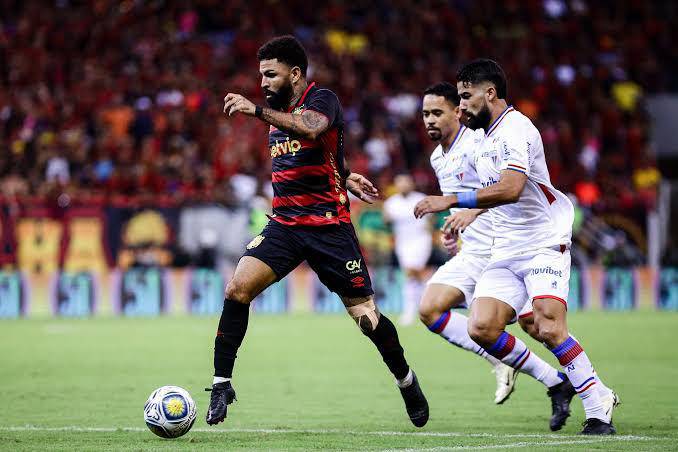 Leao busca a primeira vitoria, enquanto o Tricolor quer se afastar do Z4.