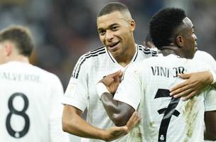 Mbappe chegou a se comprometer a ficar no Paris Saint-Germain ate 2025 (Foto: Reproducao / IMAGO)