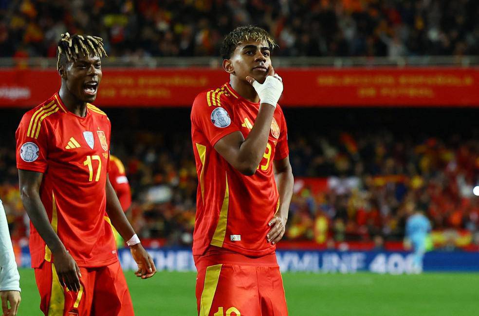 Nico Williams e Lamine Yamal em Espanha x Holanda