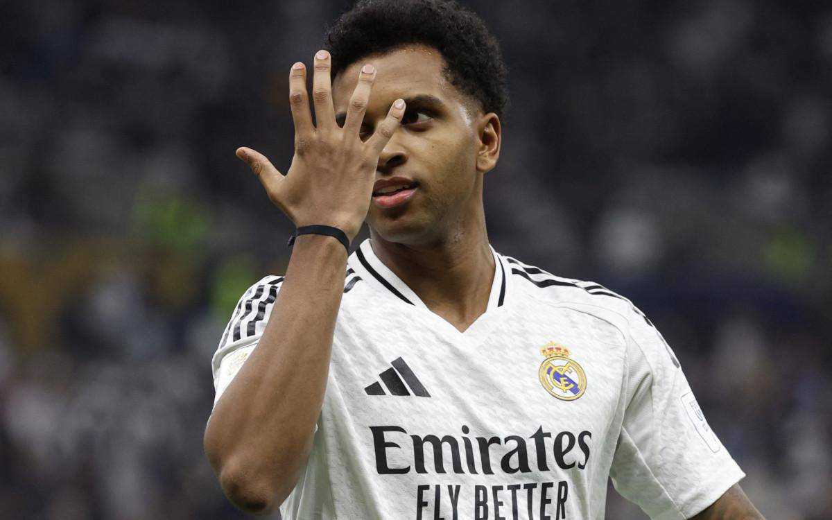 Nova comemoracao de Rodrygo com a mao na frente do rosto