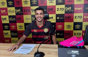 O centroavante de apenas 17 anos se destacou pelo clube mineiro e chega ao Leao da Ilha com contrato de tres anos e multa astronomica. (Foto: Arquivo pessoal)