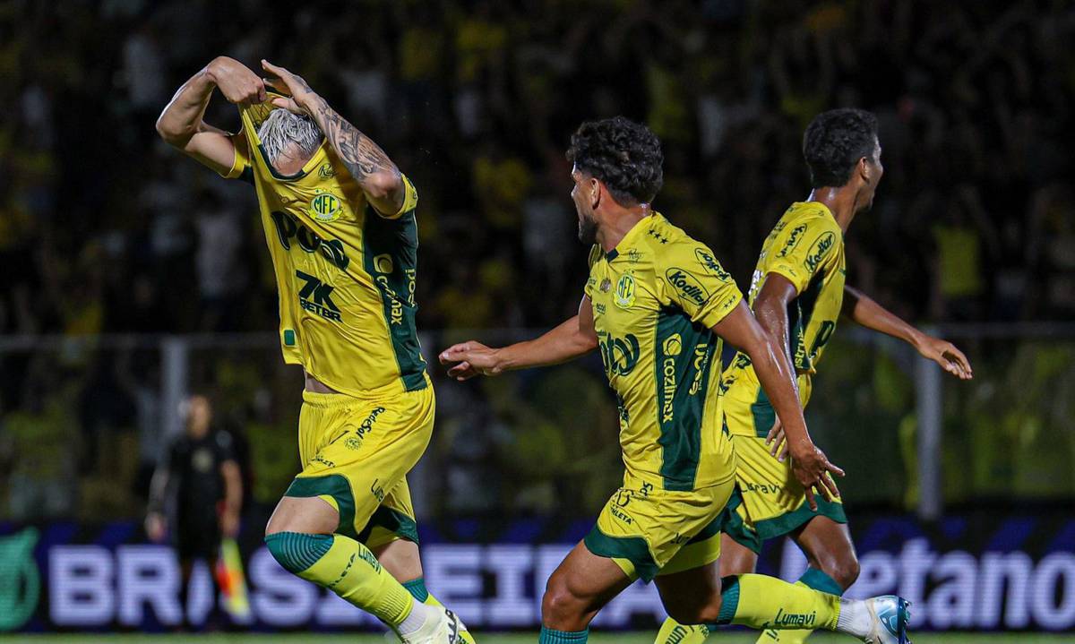 O time da casa empatou nos acrescimos e impediu a segunda vitoria seguida do Fortaleza.