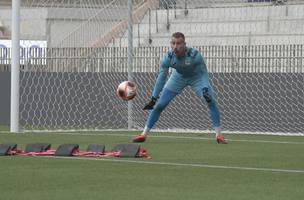 Rafael Santos em treino realizado pela Portuguesa (Foto: Portuguesa)