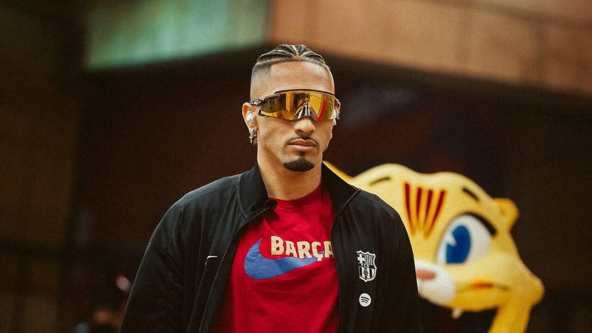 Raphinha pelo Barcelona .