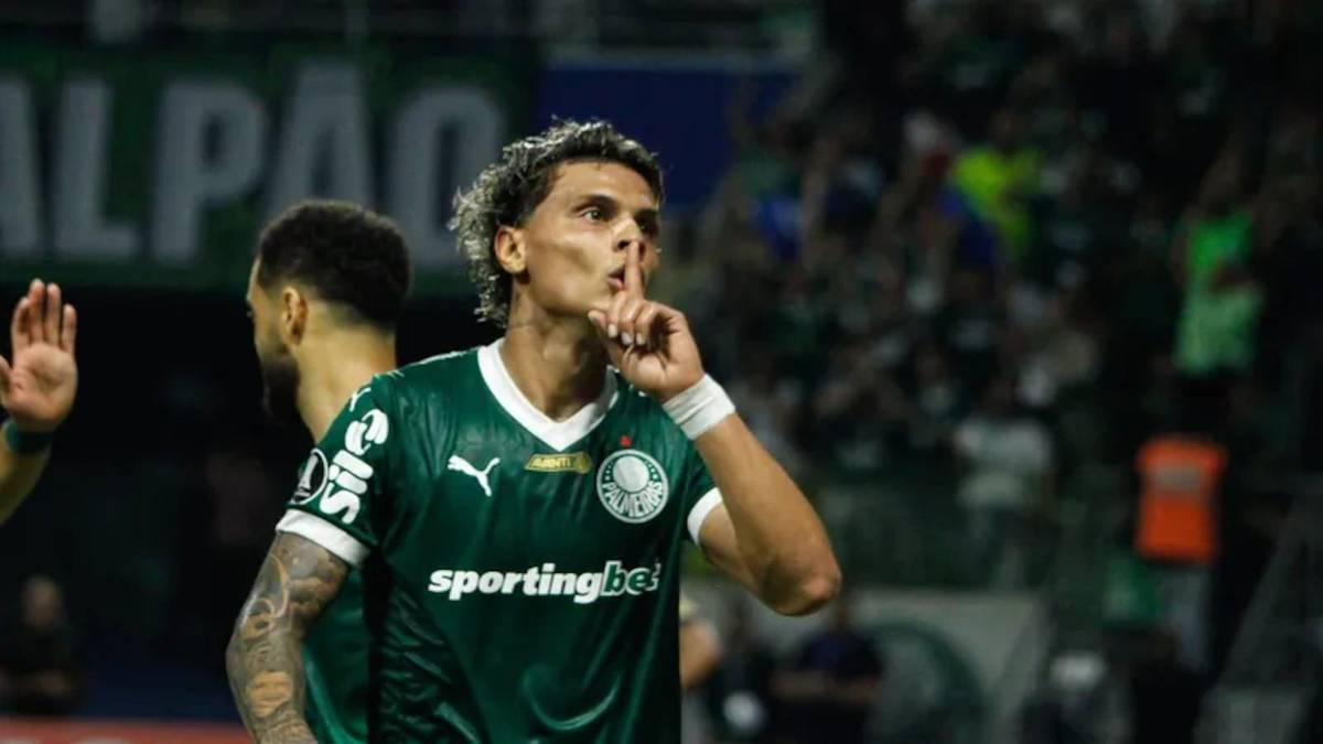 Rios marca e manda a torcida cala a boca e e vaiado pelos torcedores.