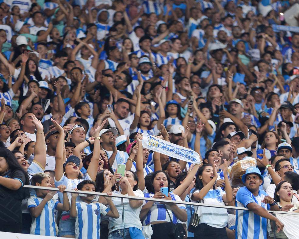Torcida do Paysandu presente no Estadio Mangueirao