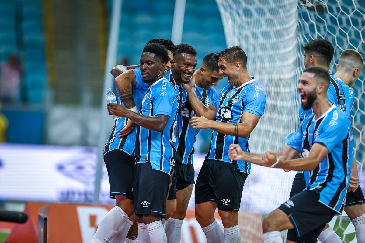 Tricolor busca afirmacao, enquanto o Vozao tenta reencontrar a vitoria diante da torcida.