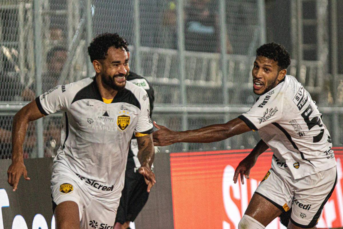 Amazonas e Operario se enfrentaram neste domingo (25) as 18h30 em partida valida pela 9a rodada da serie B.