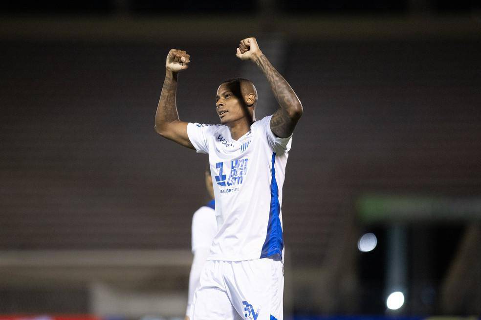 Cleber e o lider em participacoes diretas em gols no Avai