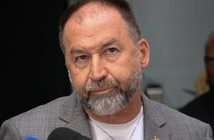 Com isso, o presidente esta imediatamente afastado do cargo. (Foto: RAUL LUCIANO / ATO PRESS / ESTADAO CONTEUDO)