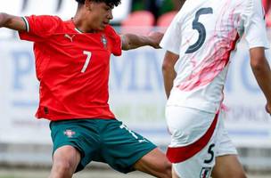 Cristiano Ronaldo Junior fez dois jogos por Portugal sub-15, mas passou em branco (Foto: Reproducao / Instagram @cristiano)