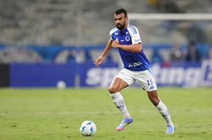 Fabricio Bruno em acao pelo Cruzeiro (Foto: Gilson Lobo/AGIF)