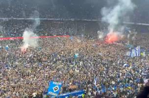 Festa dos torcedores do Hamburgo para comemorar acesso nao terminou bem (Foto: Reproducao de video)