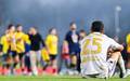 Jogador da Sampdoria e consolado apos rebaixamento da equipe para Terceira Divisao (Foto: Reproducao