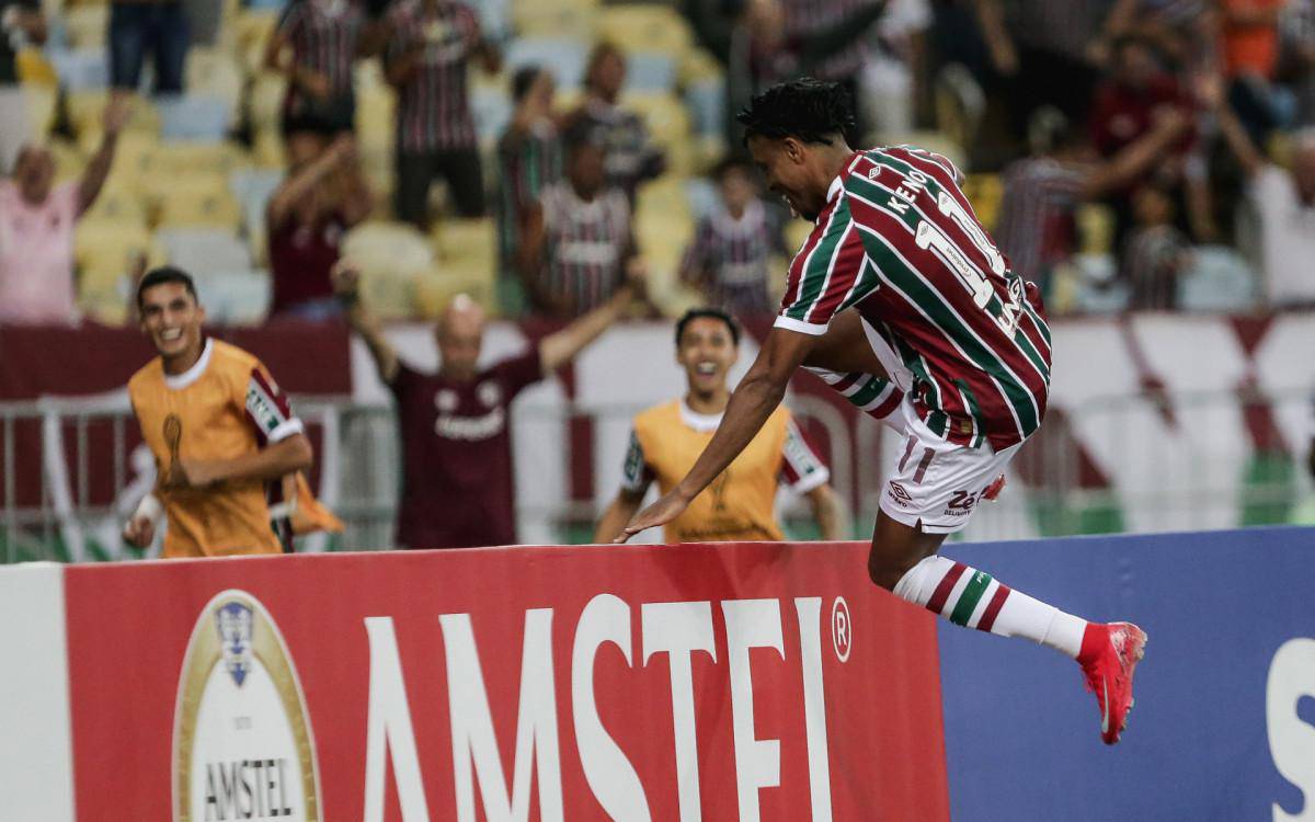 Keno celebra gol marcado pelo Fluminense no Maracana