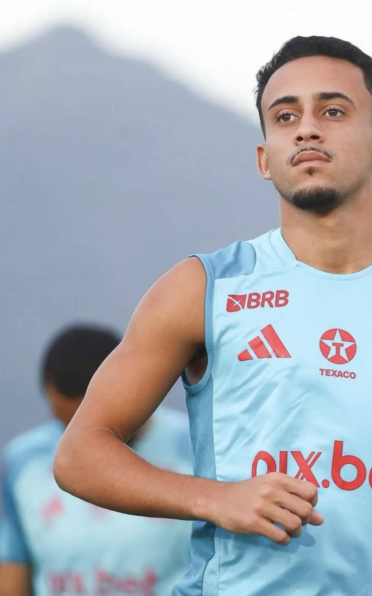 Matheus Goncalves em treino do Flamengo