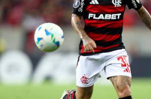 Michael em ação no jogo entre Flamengo e LDU (Foto: Gilvan de Souza / Flamengo)