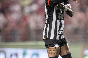 Neymar em campo contra o CRB (Foto: Raul Baretta/ Santos FC.)