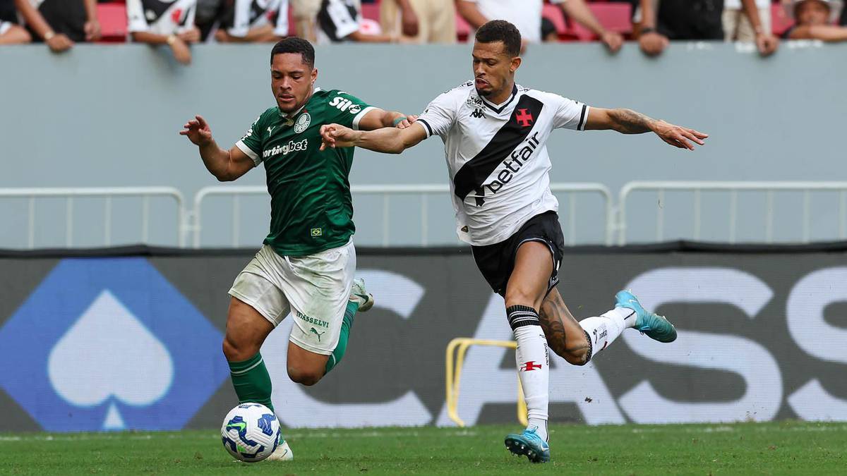 O atacante foi contratado em fevereiro e ate entao nao havia balancado as redes com a camisa Alviverde.