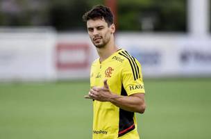 Rodrigo Caio nos tempos de Flamengo (Foto: Marcelo Cortes / Flamengo)
