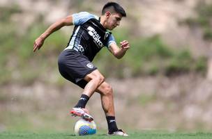 Thiago Almada nos tempos de Botafogo (Foto: Vitor Silva / Botafogo)