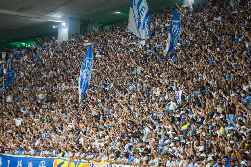 Torcida do Paysandu no Estadio Mangueirao