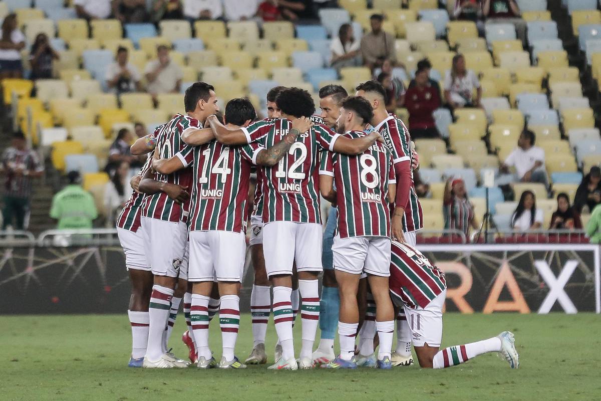 Tricolor tenta voltar ao G-4 apos derrota no classico contra o Botafogo