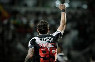 Vegetti marcou seus dois primeiros gols com Diniz e ja alcancou artilharia do Brasileiro (Foto: Matheus Lima / Vasco)