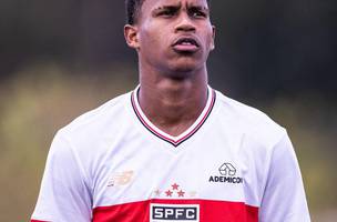 Zagueiro foi contratado junto ao Red Bull Bragantino (Foto: Divulgacao)