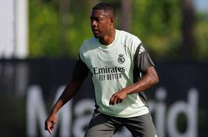 Alaba, do Real Madrid, volta a sofrer lesao e deve perder a Copa do Mundo de Clubes (Foto: Divulgacao / Real Madrid)