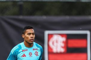 Alex Sandro em treino do Flamengo (Foto: Gilvan de Souza / Flamengo)