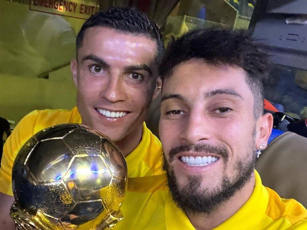 Alex Telles e Cristiano Ronaldo em jogo do Al-Nassr