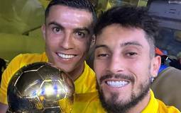 Alex Telles revela conversa com Cristiano Ronaldo sobre proposta surpreendente