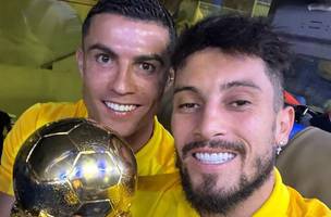 Alex Telles e Cristiano Ronaldo em jogo do Al-Nassr (Foto: Reproducao / Instagram)