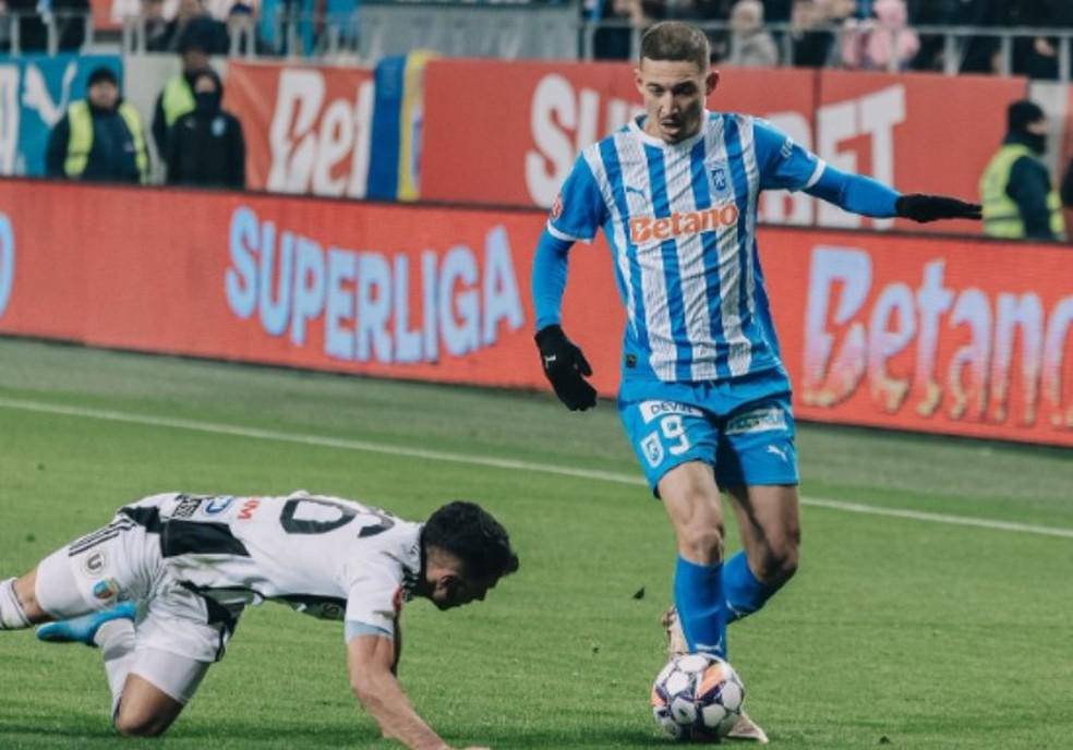 Alisson Safira em atuacao pelo Universitatea Craiova, da Romenia