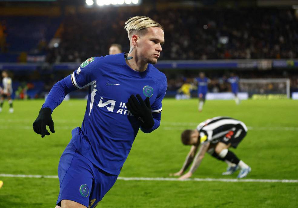 Chelsea x Newcastle Mudryk comemora gol