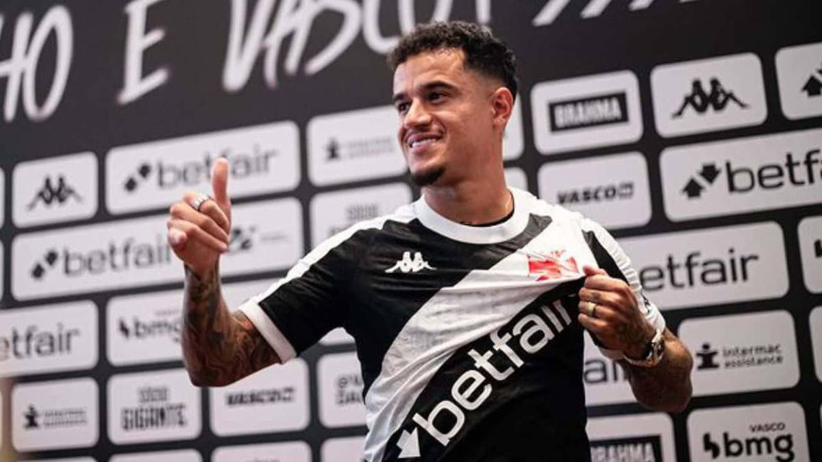 Coutinho comemora gol pelo Vasco no Brasileirao