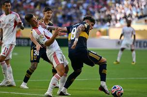 Embate entre Boca Juniors e Benfica foi animado no Hard Rock Stadium (Foto: Chandan Khanna / AFP)