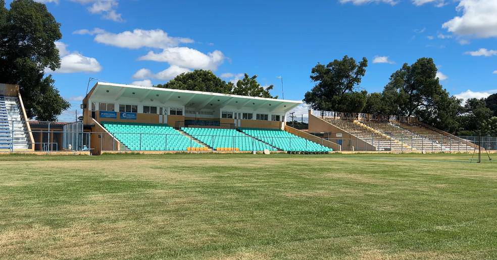 Estadio Lindolfo Monteiro