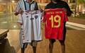 Lamine Yamal recebe camisa do Cianorte (Foto: Divulgacao/Cianorte FC SAF