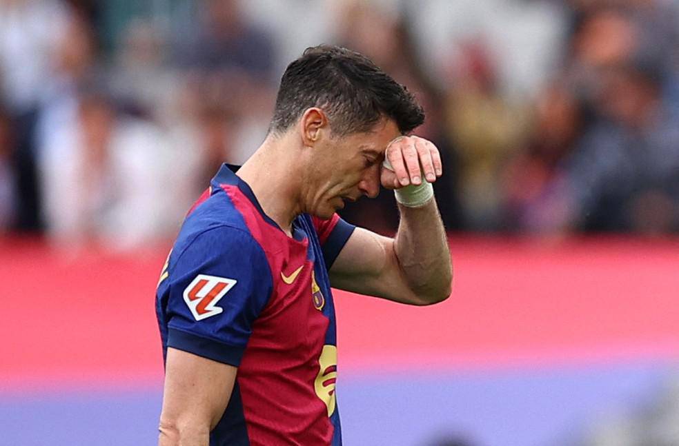 Lewandowski sente parte posterior da perna esquerda e vira preocupacao para o Barcelona