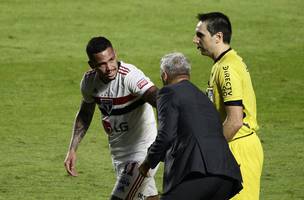 Luciano e Crespo comemoram gol do Sao Paulo na final do Paulista (Foto: Marcos Ribolli)