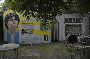 Maradona e um dos maiores nomes da historia do futebol (Foto: AFP)