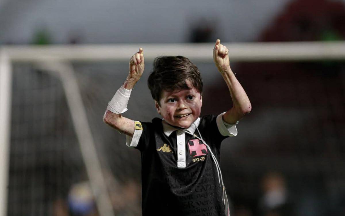 Menino Gui e sucesso nas redes sociais, nao apenas com torcedores do Vasco