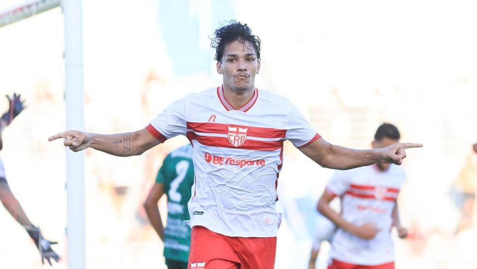 Nathan Melo comemora gol do CRB contra o Coruripe, no Campeonato Alagoano de 2025