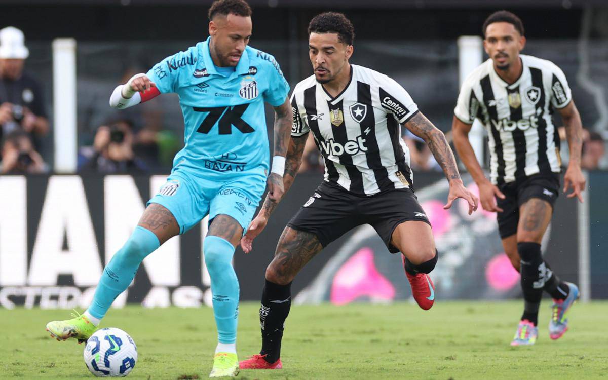 Neymar em acao pelo Santos, contra o Botafogo