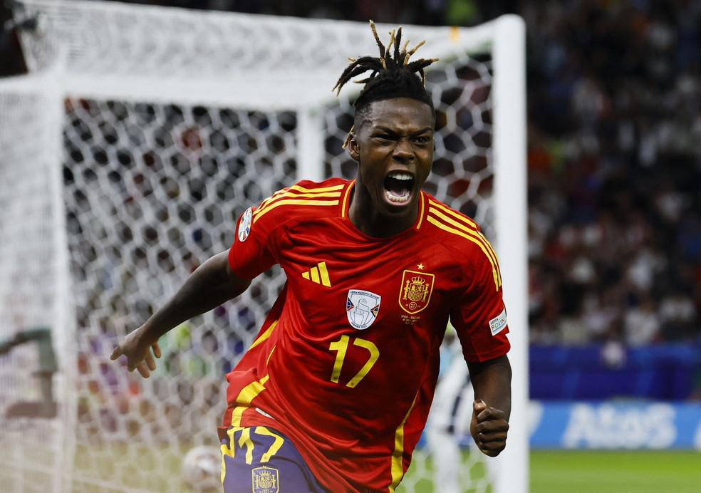 Nico Williams comemora gol pela Espanha contra a Inglaterra na final da Euro 2024