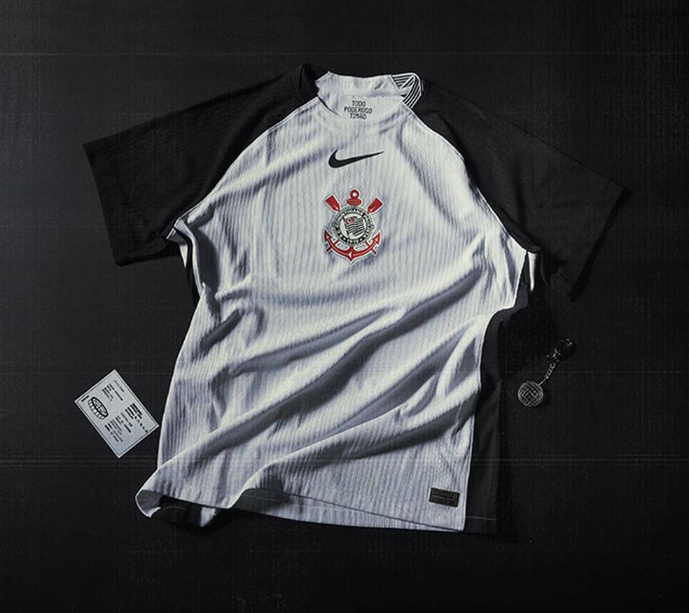 Nike e fornecedora de material esportivo do Corinthians desde 2003